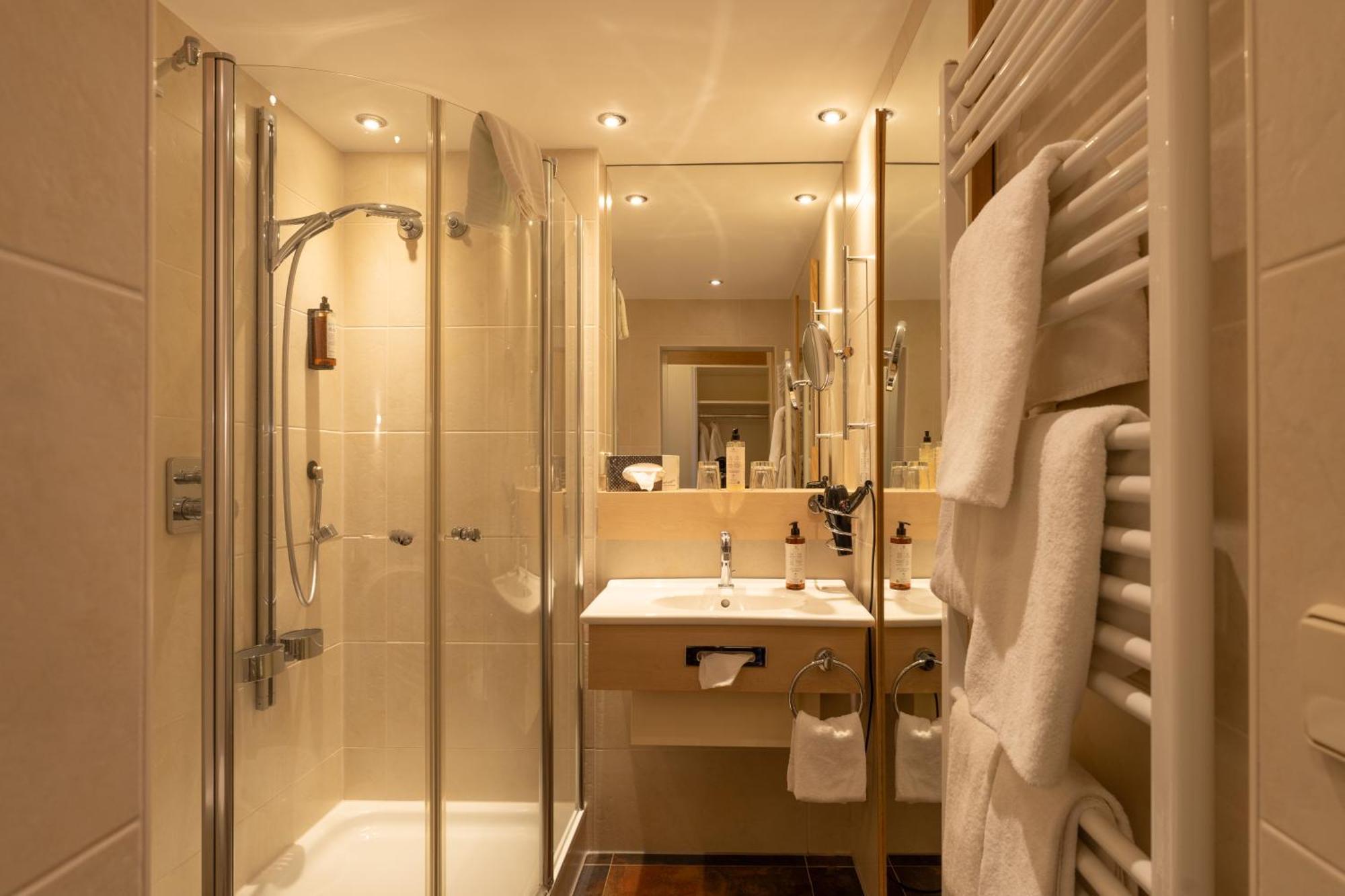 Parkhotel Flora Am シュルッフゼー エクステリア 写真
