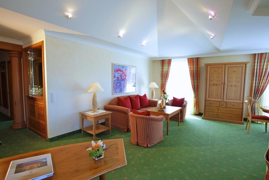 Parkhotel Flora Am シュルッフゼー エクステリア 写真